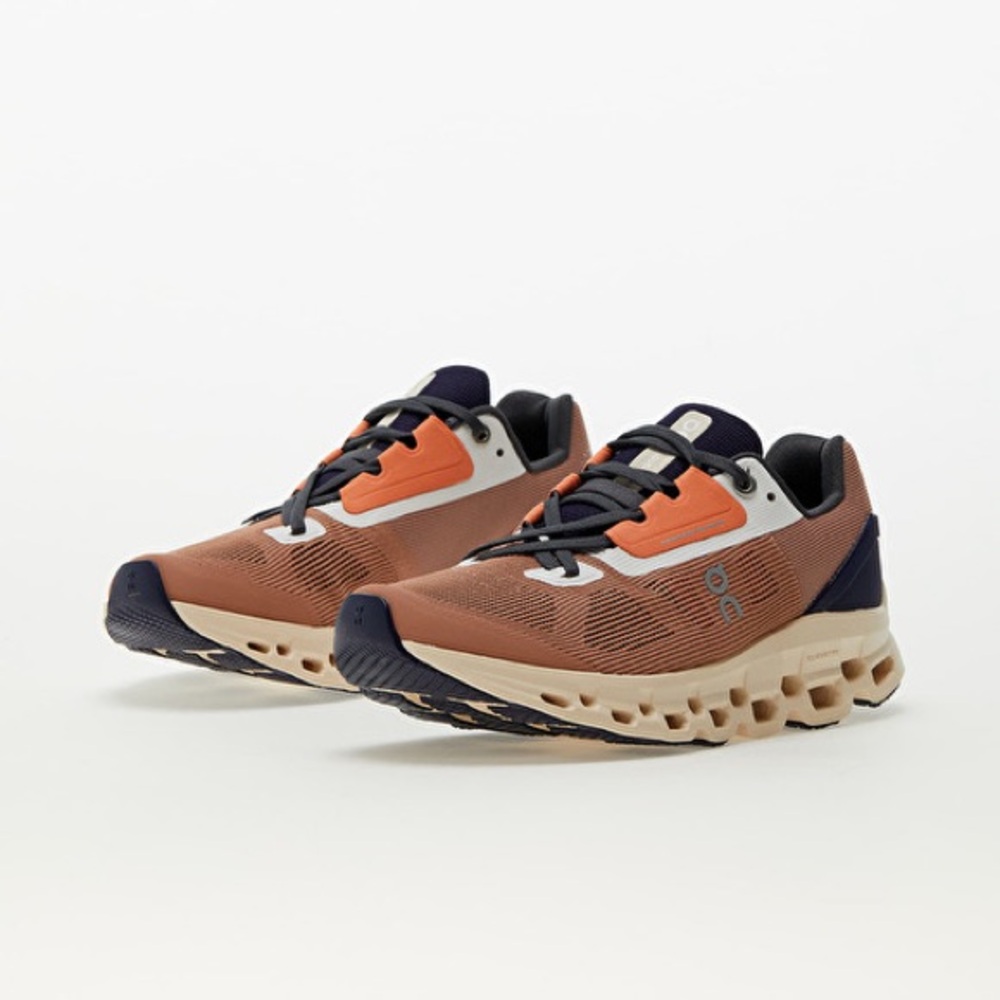 On Running Cloudstratus
Cork Fawn (Women's) Size 8.5